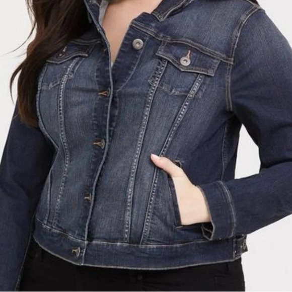 Torrid distressed denim jacket size 1 (14-16 or 1X) - Picture 7 of 8